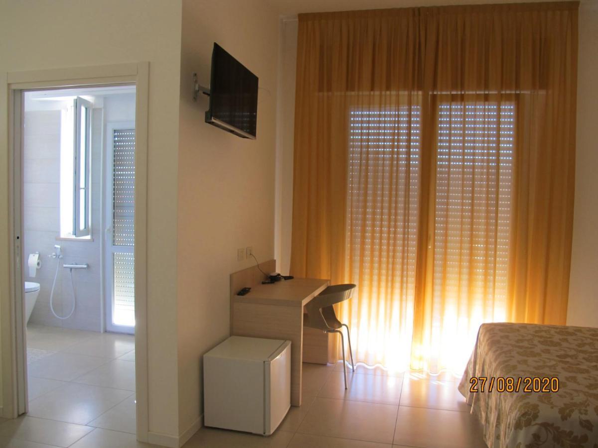 Santa Barbara hotel&apartments Bellaria-Igea Marina Bagian luar foto