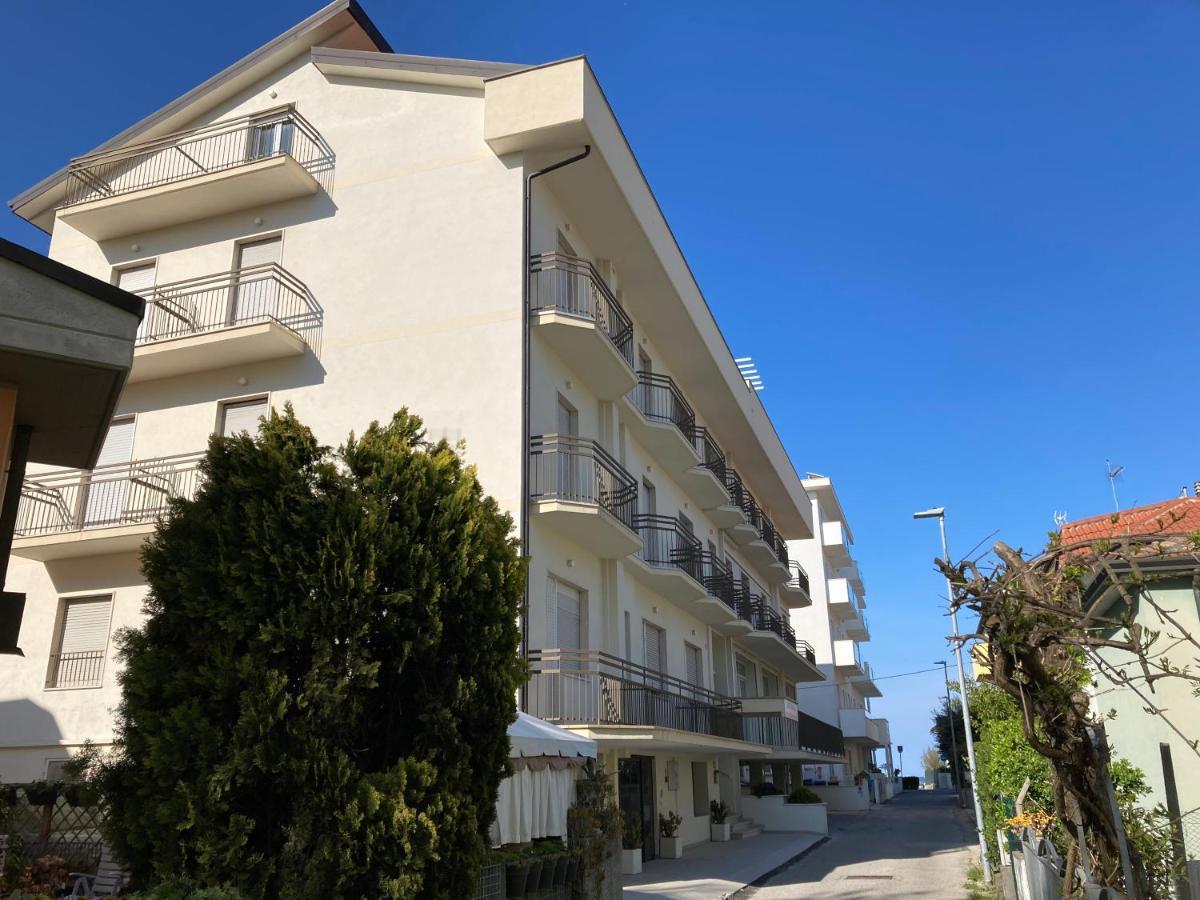 Santa Barbara hotel&apartments Bellaria-Igea Marina Bagian luar foto