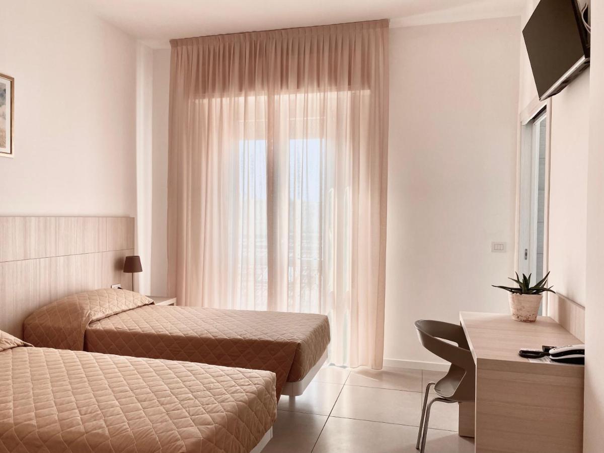 Santa Barbara hotel&apartments Bellaria-Igea Marina Bagian luar foto