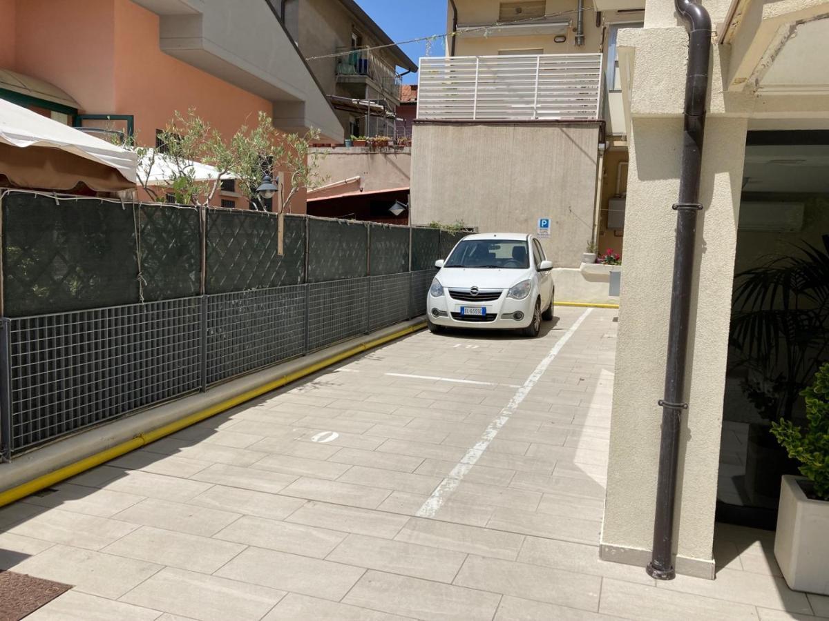 Santa Barbara hotel&apartments Bellaria-Igea Marina Bagian luar foto